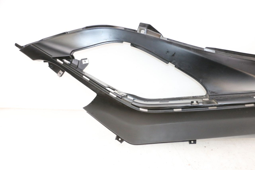 photo de MARCHE PIED DROIT PIAGGIO MP3 HPE 300 (2019 - 2026) - Vue rapprochée