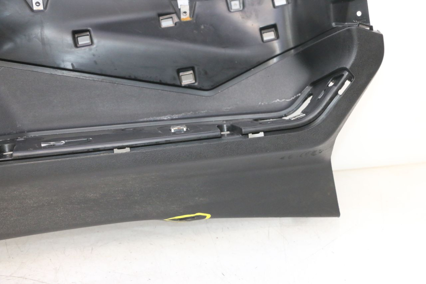 photo de MARCHE PIED DROIT PIAGGIO MP3 HPE 530 (2022 - 2026) - Focus structure