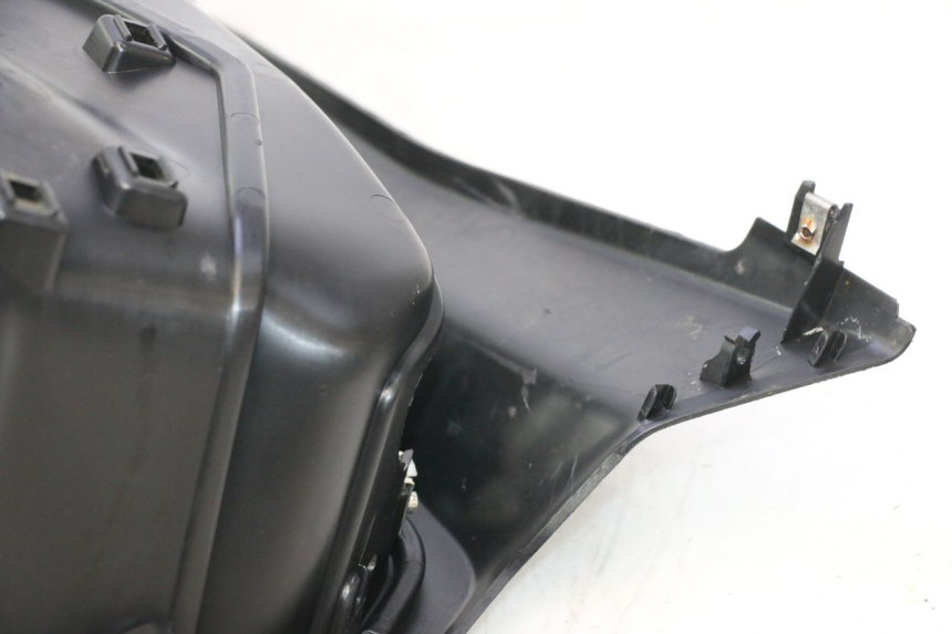 photo de MARCHE PIED DROIT PIAGGIO MP3 HPE 530 (2022 - 2026) - Vue d’ensemble