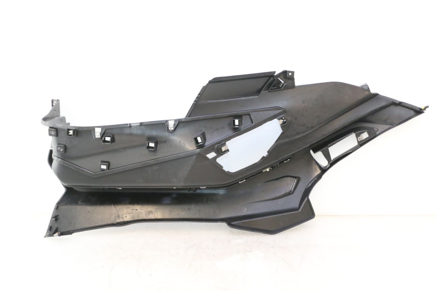 photo de MARCHE PIED DROIT PIAGGIO MP3 HPE 530 (2022 - 2026) - État de surface