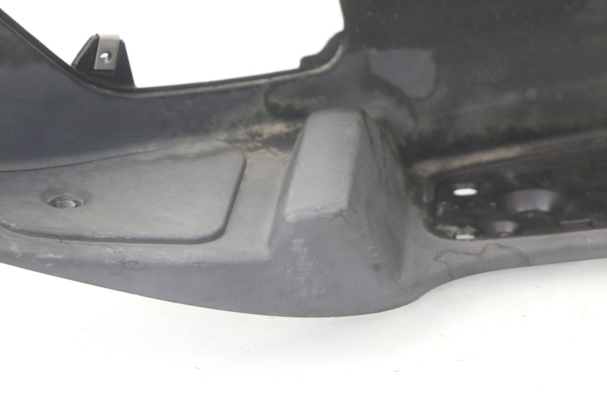 photo de MARCHE PIED DROIT PIAGGIO MP3 LT 300 (2010 - 2016) - État de surface