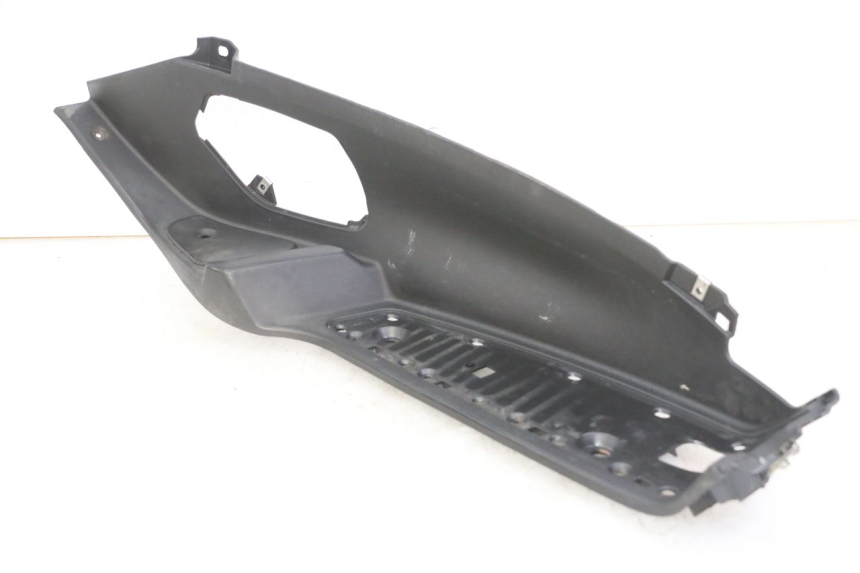 photo de MARCHE PIED DROIT PIAGGIO MP3 LT 300 (2010 - 2016)