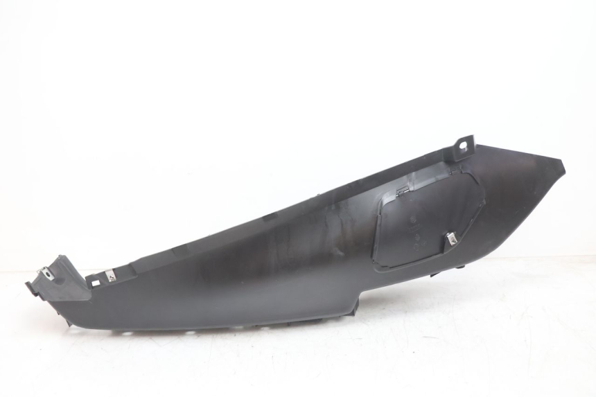photo de MARCHE PIED DROIT PIAGGIO MP3 LT 300 (2010 - 2016) - Points de fixation