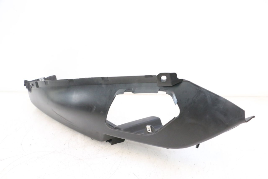 photo de MARCHE PIED DROIT PIAGGIO MP3 LT 400 (2007 - 2012) - Points de fixation