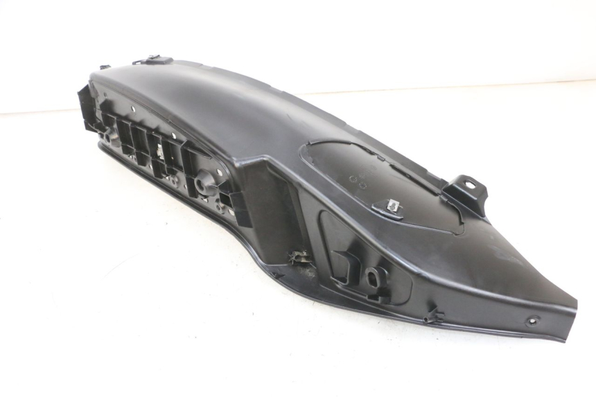 photo de MARCHE PIED DROIT PIAGGIO MP3 RL 250 (2007 - 2010) - Détail de la pièce