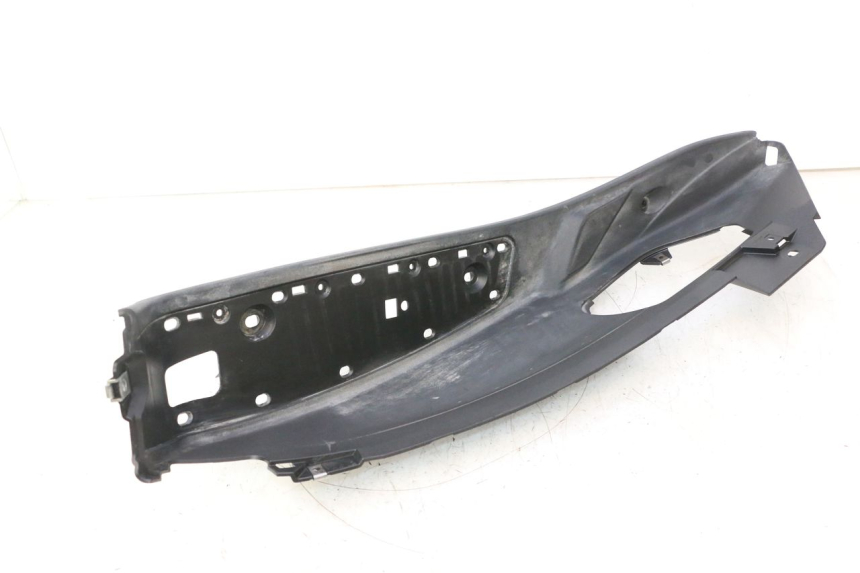 photo de MARCHE PIED DROIT PIAGGIO MP3 500 (2016 - 2018) - Points de fixation