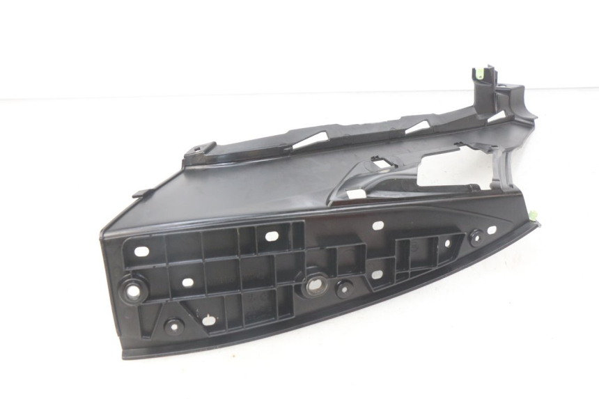 photo de MARCHE PIED DROIT PEUGEOT GEOPOLIS 400 (2007 - 2013)