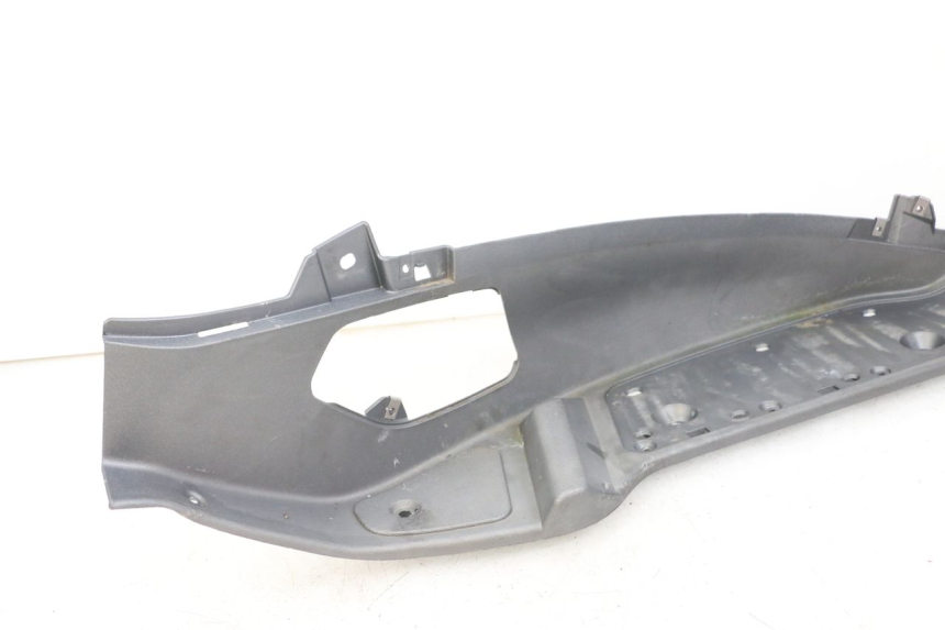 photo de MARCHE PIED DROIT PIAGGIO X8 125 (2004 - 2007)