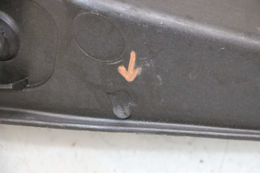 photo de MARCHE PIED DROIT PIAGGIO X8 125 (2004 - 2007) - Zoom état d’usage