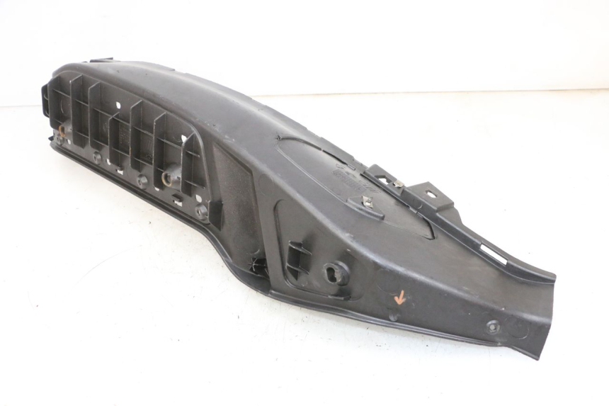 photo de MARCHE PIED DROIT PIAGGIO X8 125 (2004 - 2007) - Autre angle de vue