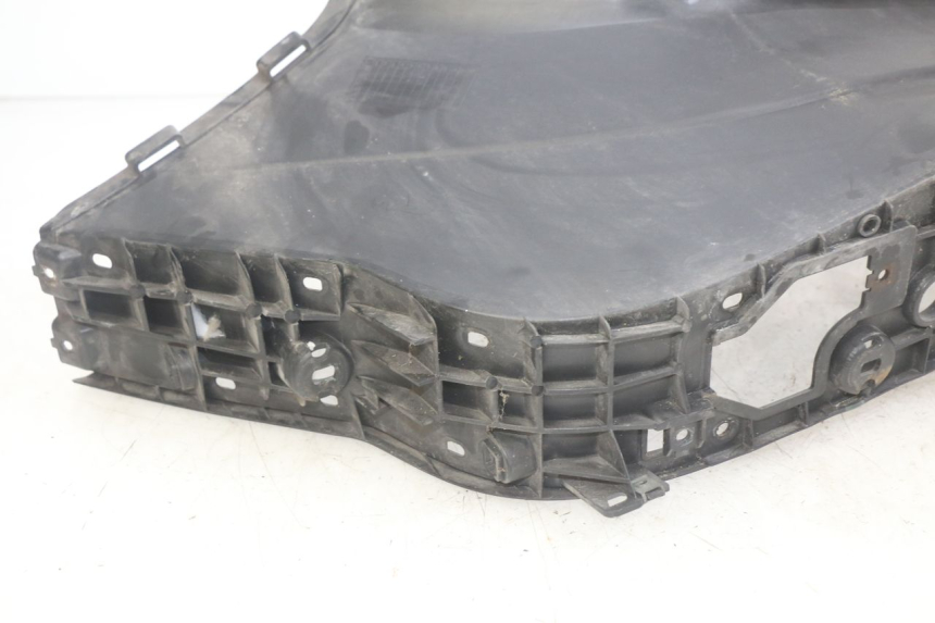 photo de MARCHE PIED DROIT YAMAHA YP MAJESTY 400 (2004 - 2008) - Gros plan technique