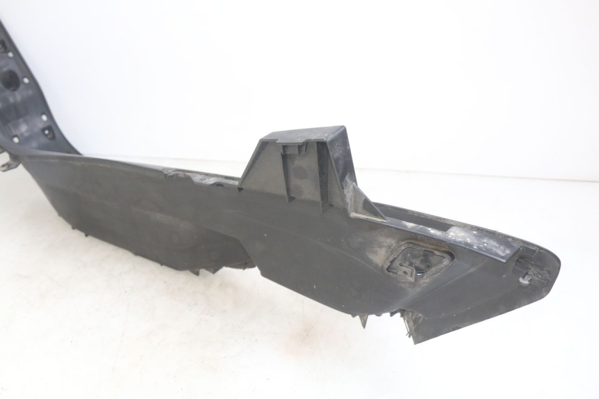 photo de MARCHE PIED DROIT YAMAHA YP MAJESTY 400 (2004 - 2008) - Points de fixation