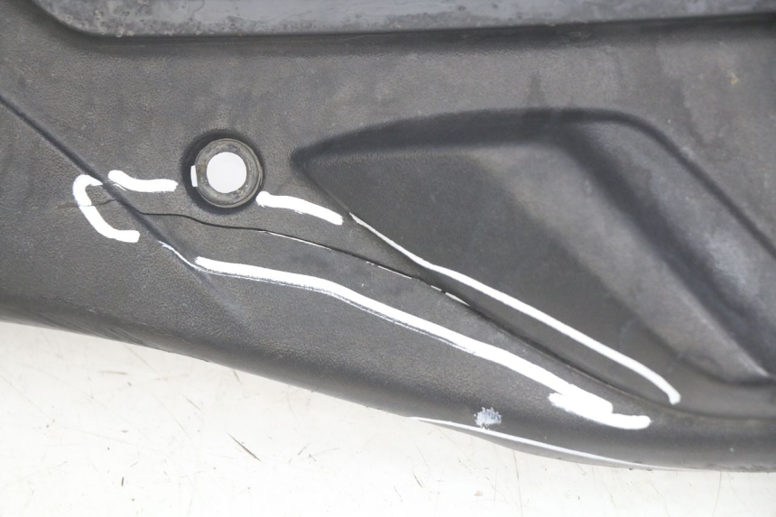 photo de MARCHE PIED PIAGGIO FLY 2T 50 (2004 - 2017) - Points de fixation