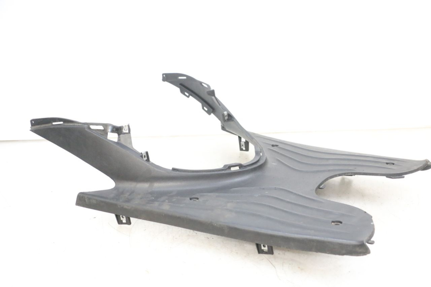 photo de MARCHE PIED PIAGGIO FLY 4T 50 (2013 - 2017) - Gros plan technique