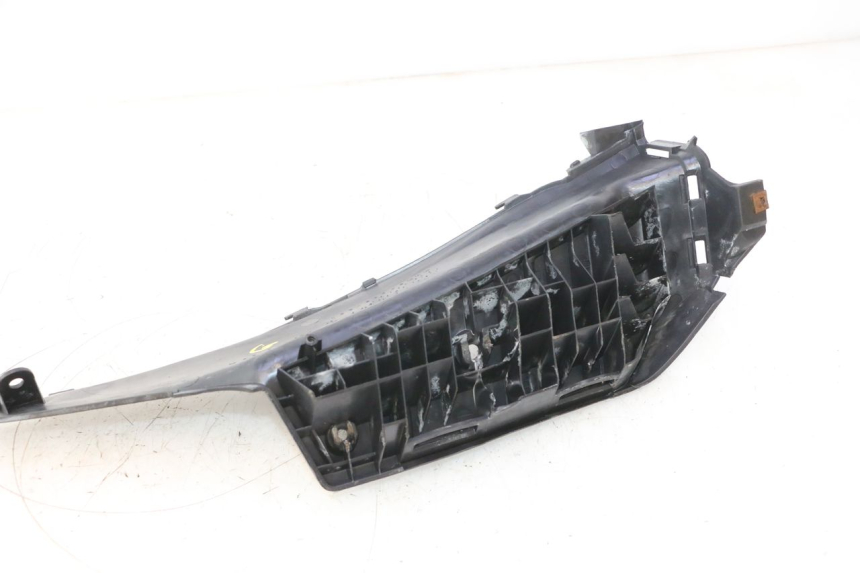 photo de MARCHE PIED GAUCHE SUZUKI BURGMAN 125 (2007 - 2014) - Autre angle de vue