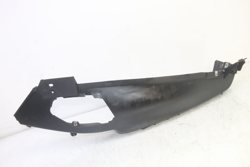 photo de MARCHE PIED GAUCHE PIAGGIO MP3 HPE 350 (2018 - 2020) - Gros plan technique