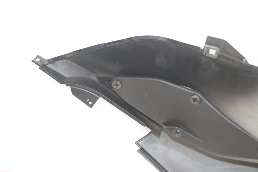 photo de MARCHE PIED GAUCHE PIAGGIO MP3 HPE 300 (2019 - 2026) - Gros plan technique