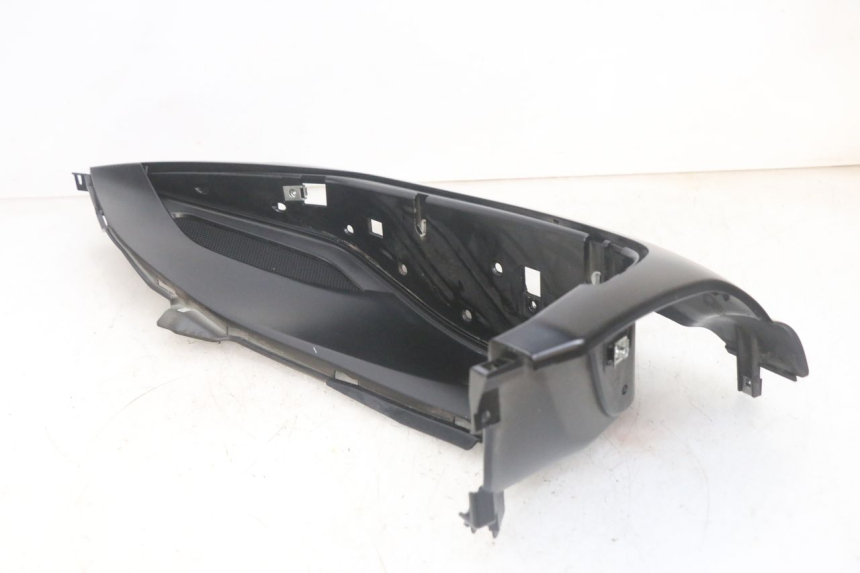 photo de MARCHE PIED GAUCHE PIAGGIO MP3 HPE 300 (2019 - 2026) - Points de fixation