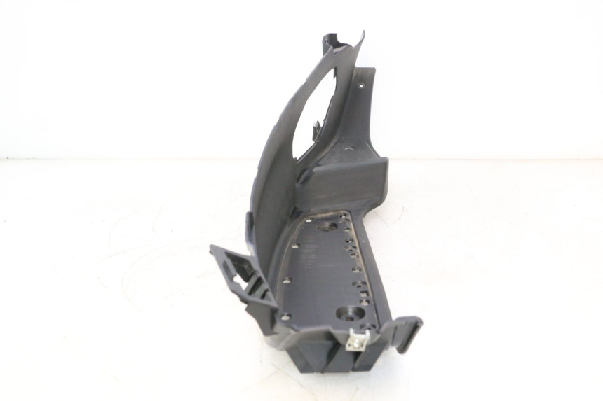 photo de MARCHE PIED GAUCHE PIAGGIO MP3 LT 400 (2007 - 2012) - État de surface