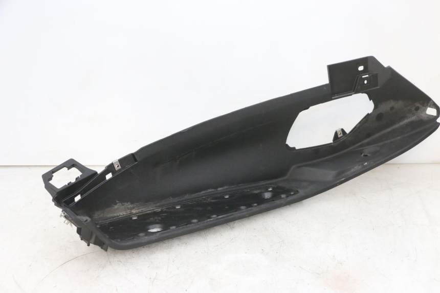 photo de MARCHE PIED GAUCHE PIAGGIO MP3 500 (2016 - 2018) - Détails caractéristiques