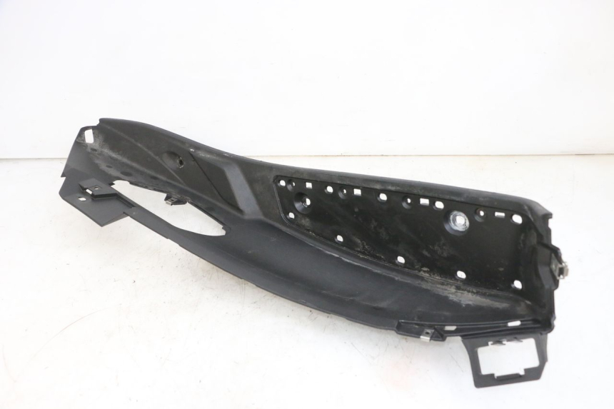 photo de MARCHE PIED GAUCHE PIAGGIO MP3 500 (2016 - 2018) - Points de fixation