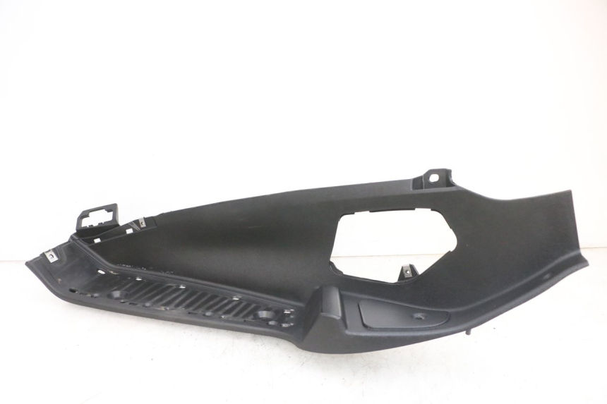 photo de MARCHE PIED GAUCHE PIAGGIO MP3 RL 250 (2006 - 2010) - Points de fixation