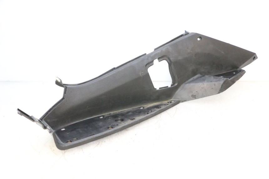photo de MARCHE PIED GAUCHE PEUGEOT SATELIS COMPRESSOR K15 125 (2006 - 2009) - Vue principale