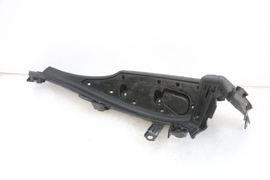 photo de MARCHE PIED GAUCHE YAMAHA TRICITY 300 (2020 - 2024) - Détails caractéristiques