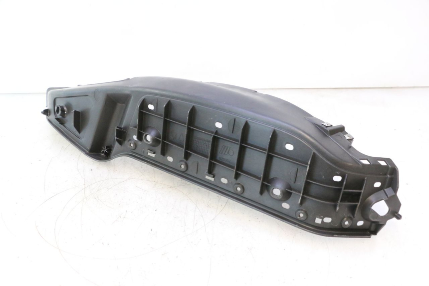 photo de MARCHE PIED GAUCHE PIAGGIO X8 STREET 125 (2006 - 2007) - État de surface