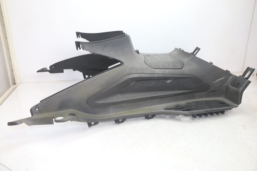 photo de MARCHE PIED SYM GTS EVO 125 (2009 - 2013) - Gros plan technique