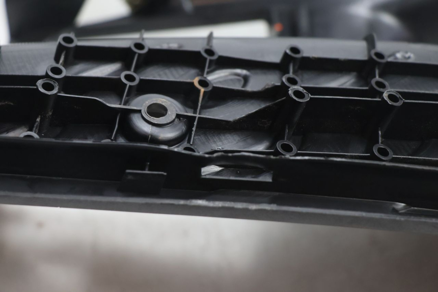 photo de MARCHE PIED PEUGEOT SPEEDFIGHT 2 AC 50 (2000 - 2009) - Focus structure