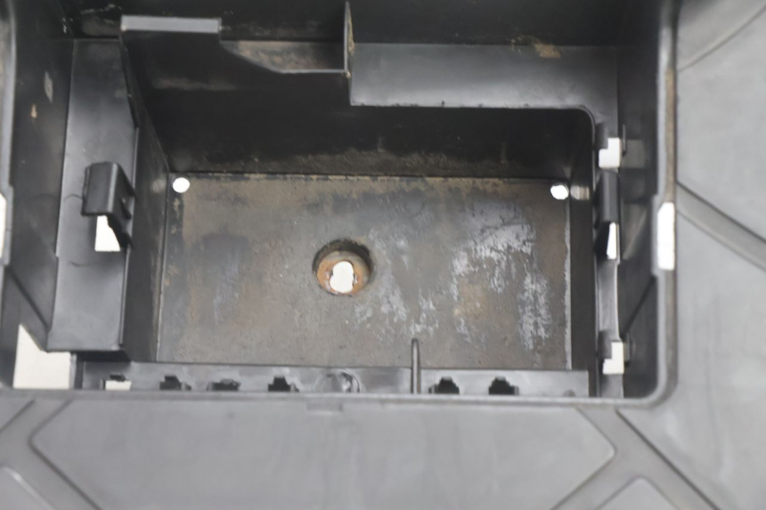 photo de MARCHE PIED KYMCO SUPER 8 2T 50 (2007 - 2013) - Détail de la pièce