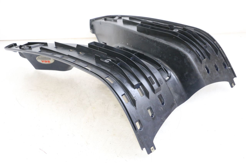 photo de MARCHE PIED PIAGGIO VESPA LX 125 (2005 - 2010) - Détail de la pièce