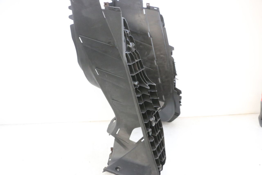 photo de MARCHE PIED YAMAHA XMAX X-MAX 125 (2006 - 2009) - Zoom état d’usage