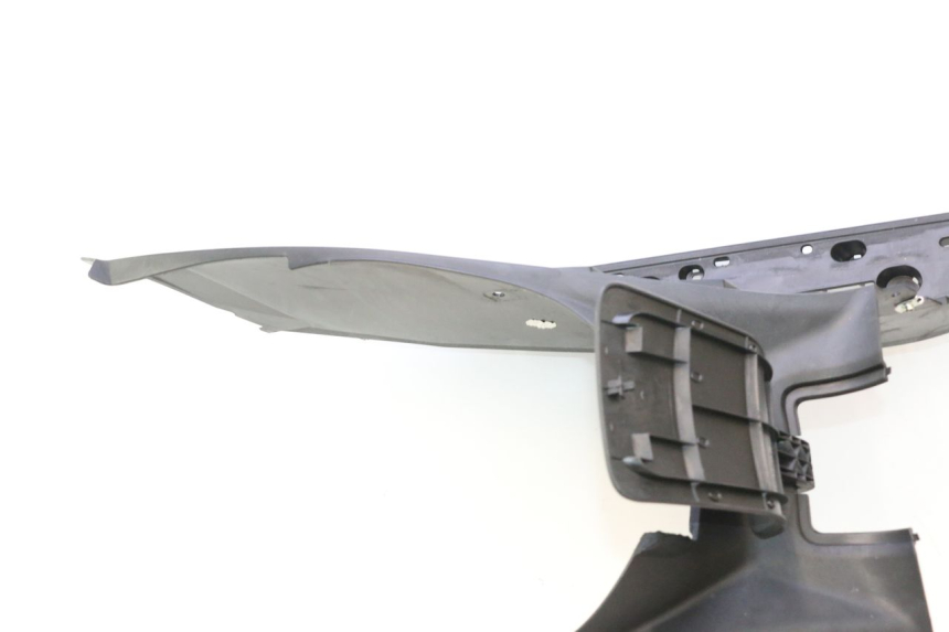 photo de MARCHE PIED YAMAHA X-MAX XMAX 125 (2010 - 2013) - Gros plan technique