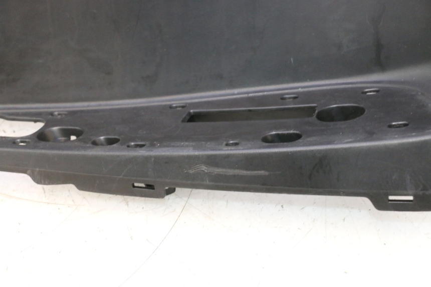 photo de MARCHE PIED YAMAHA X-MAX XMAX 125 (2010 - 2013) - Points de fixation