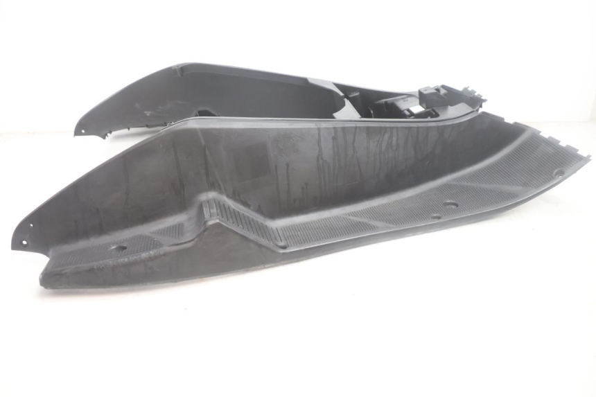 photo de MARCHE PIED YAMAHA YP MAJESTY 125 (2007 - 2010) - Points de fixation