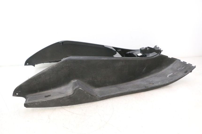 photo de MARCHE PIED YAMAHA YP MAJESTY 125 (2002 - 2006) - Autre angle de vue