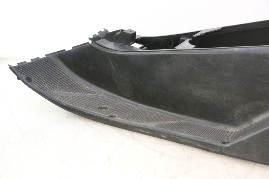 photo de MARCHE PIED YAMAHA YP MAJESTY 125 (2002 - 2006) - État de surface
