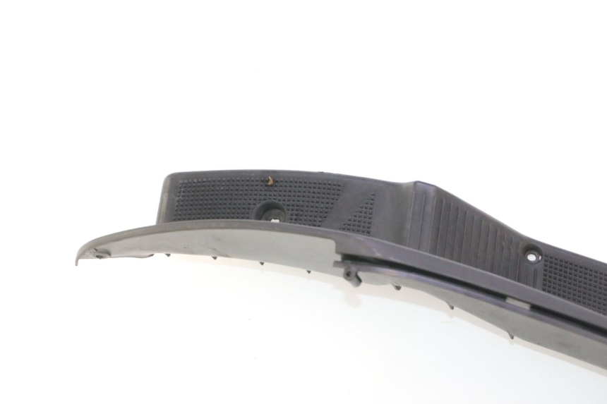 photo de MARCHE PIED YAMAHA YP MAJESTY 125 (2002 - 2006) - Zoom état d’usage