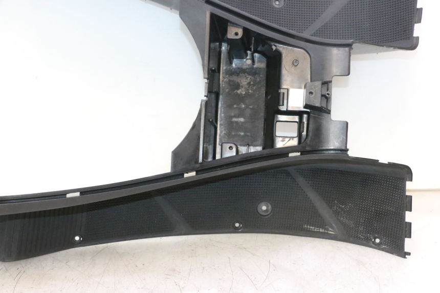 photo de MARCHE PIED YAMAHA YP MAJESTY 125 (2002 - 2006) - Gros plan technique