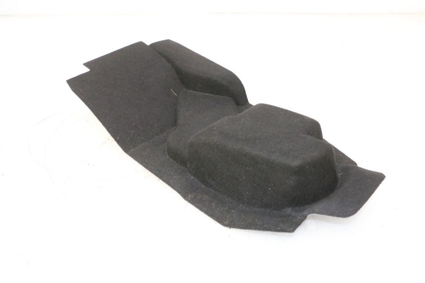 photo de MOQUETTE COFFRE KYMCO MOVIE S 125 (2009 - 2018) - Gros plan technique
