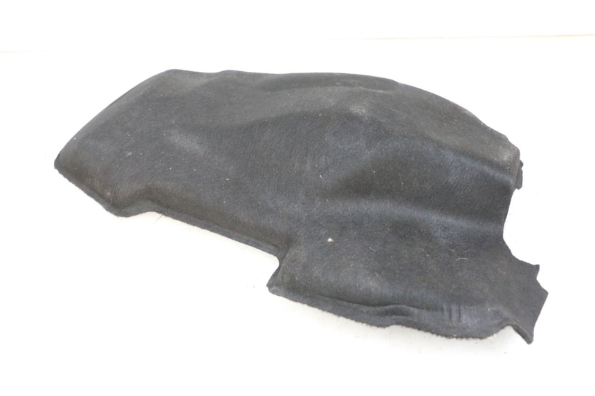 photo de MOQUETTE COFFRE PIAGGIO MP3 HPE 350 (2018 - 2020) - Zoom état d’usage