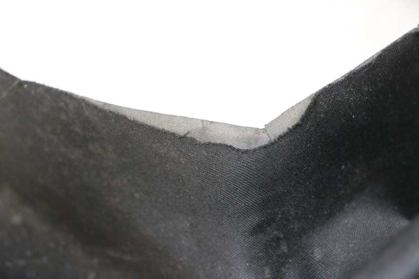 photo de MOQUETTE COFFRE PEUGEOT SATELIS COMPRESSOR K15 125 (2006 - 2009) - Points de fixation