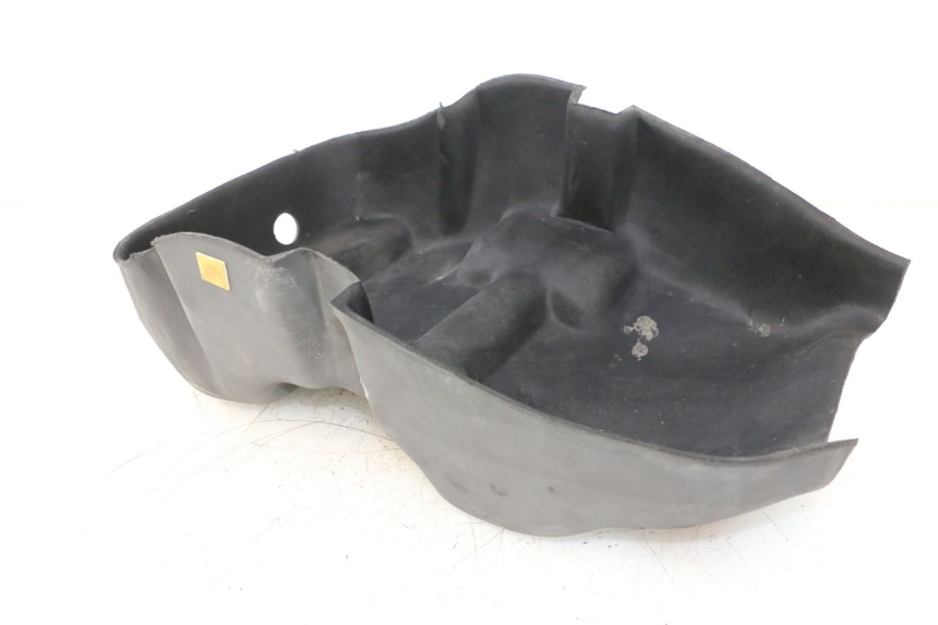 photo de MOQUETTE COFFRE PEUGEOT SATELIS 125 (2006 - 2009) - Gros plan technique