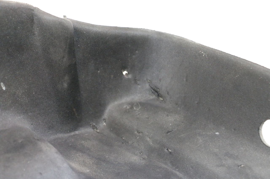 photo de MOQUETTE COFFRE PEUGEOT SATELIS 125 (2006 - 2009) - Vue d’ensemble