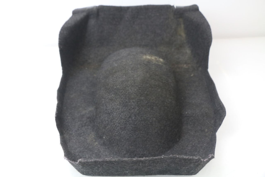photo de TAPIS DE COFFRE SUZUKI AN BURGMAN 400 (2006 - 2010)