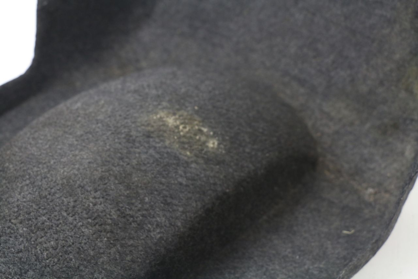 photo de TAPIS DE COFFRE SUZUKI AN BURGMAN 400 (2006 - 2010)