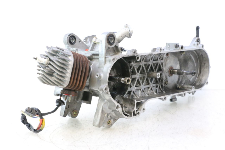 photo de MOTEUR KYMCO AGILITY CITY 2T 50 (2008 - 2016) - Angle alternatif