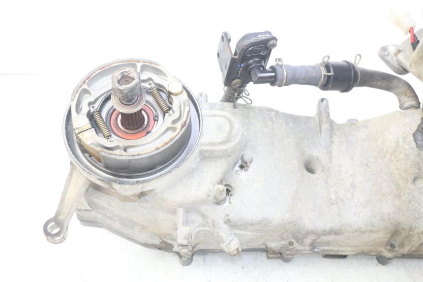 photo de MOTEUR PGO BIG MAX 50 (2001 - 2009) - Autre angle de vue